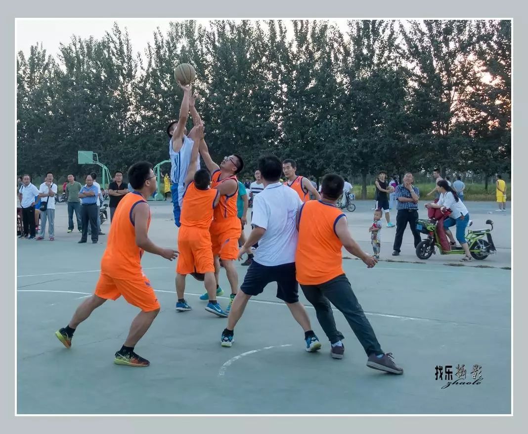 球队严防死守，守住比赛节奏
