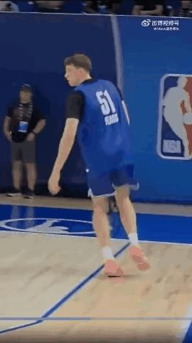 关于伊森-泰勒将于明天为洛杉矶湖人队进行试训的信息