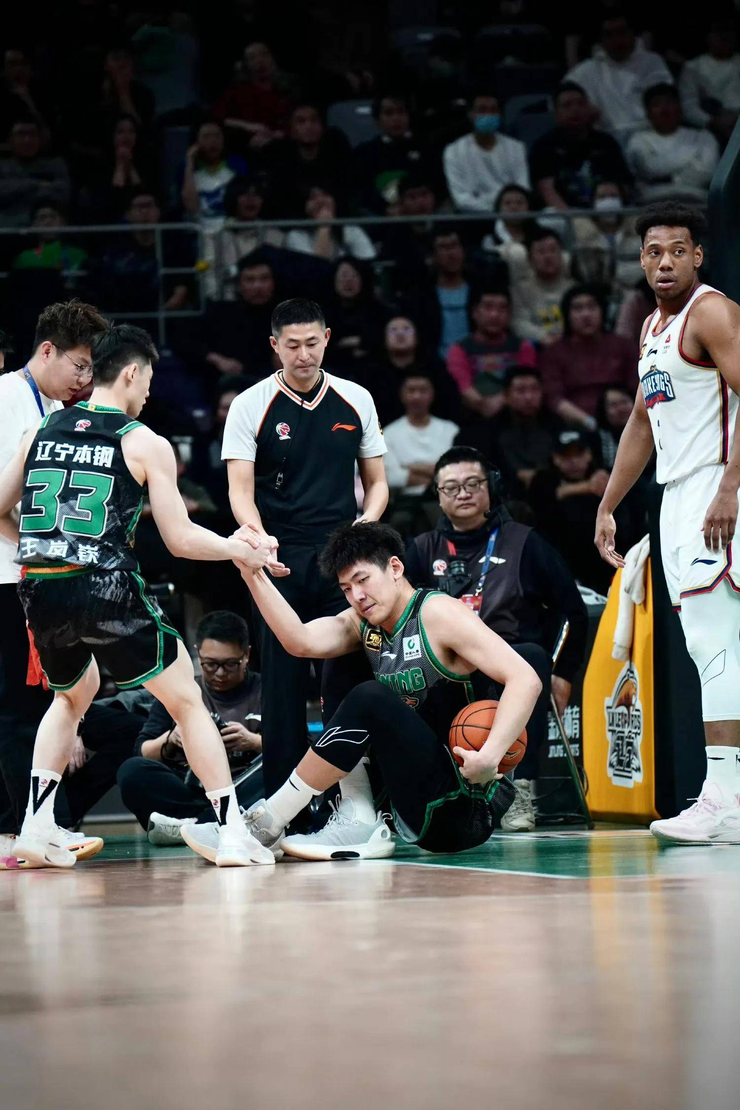 关于李弘权21分上海大胜广东张宁21分山西负同曦的信息