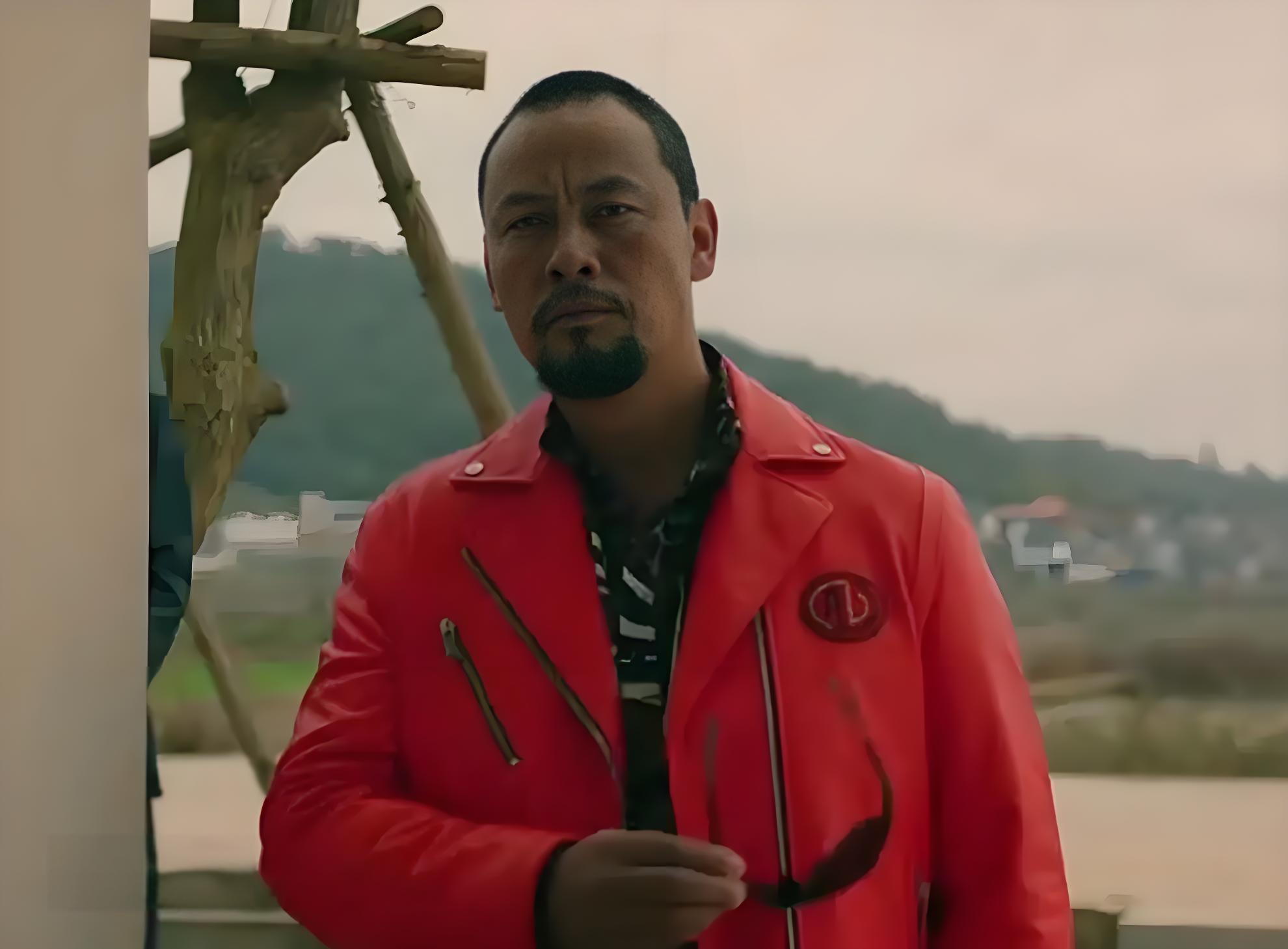 关于扎卡希望留在药厂，因为他的家人对离开德的信息